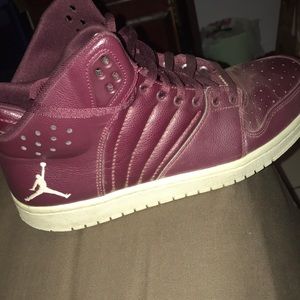 Jordan 1 burgundy’s